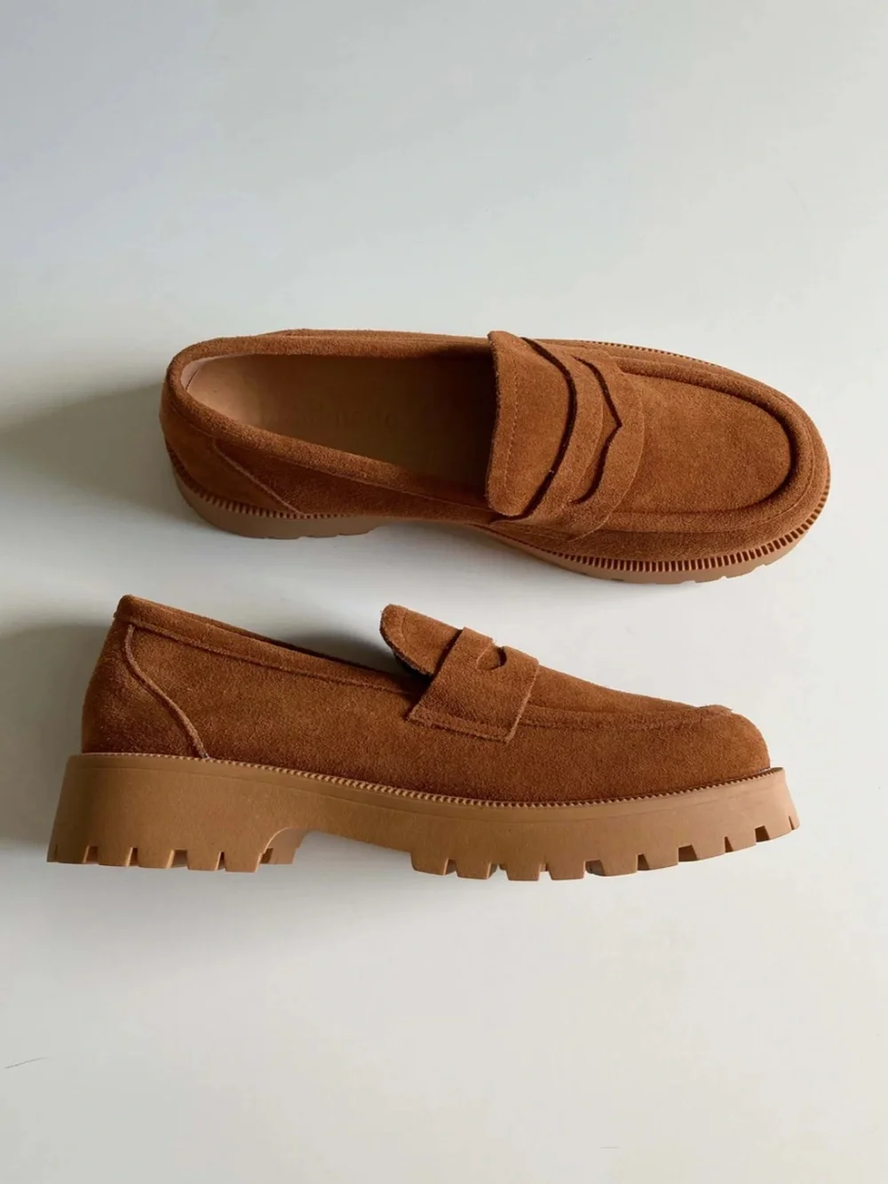 Handmade Loafer Slipper Mokassins Wildleder neu Leder Cognac size 8 woman’s